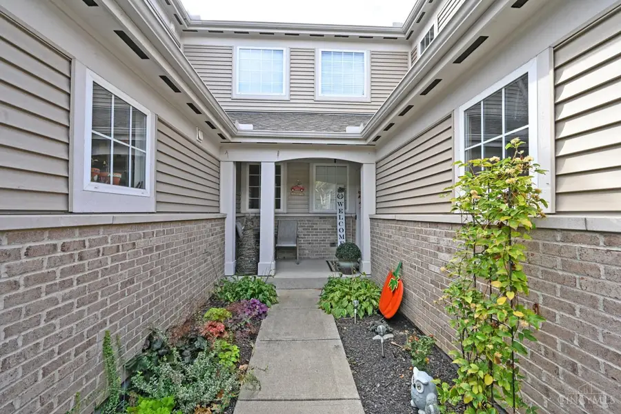 921 Heritage Green Drive, Monroe, OH 45050 - Image #3