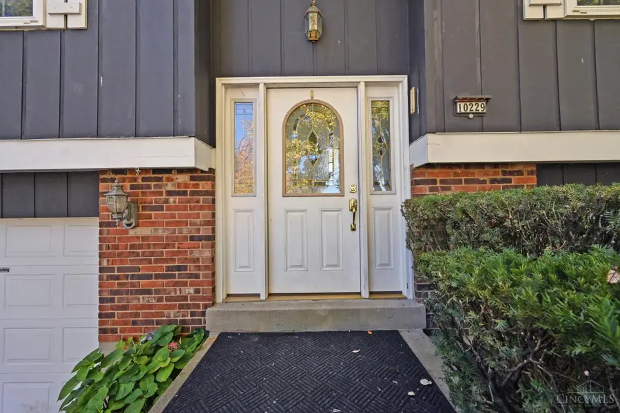 10229 Crestland Court, Colerain Township, OH 45251 - Image #2