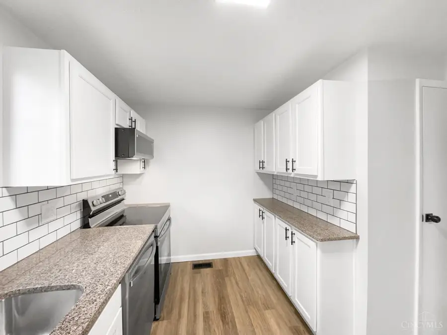 2898 Mossy Brink Court, Landen, OH 45039 - Image #2