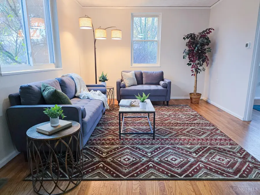 11 Ashby Street, Greenhills, OH 45218 - Image #2