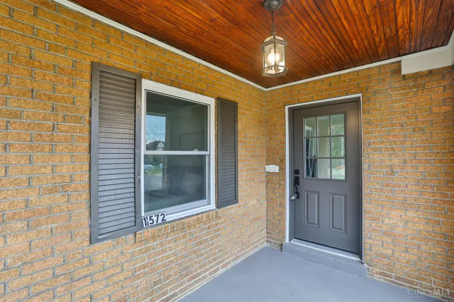 1572 Yarmouth Avenue, Cincinnati, OH 45237 - Image #3