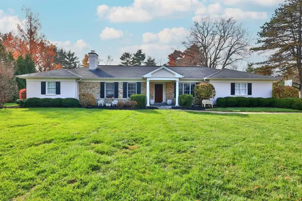 7595 Cayuga Drive, Indian Hill, OH 45243