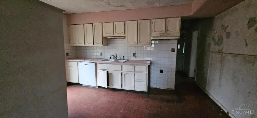 2710 Carroll Avenue, Green Township, OH 45248 - Image #2