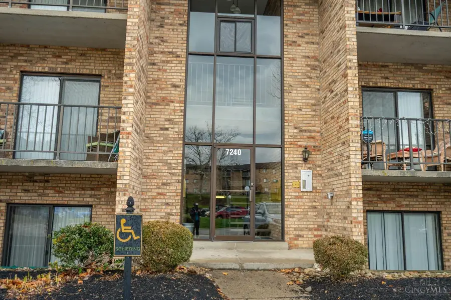 7240 Creekview Drive #7, Colerain Township, OH 45247 - Image #2
