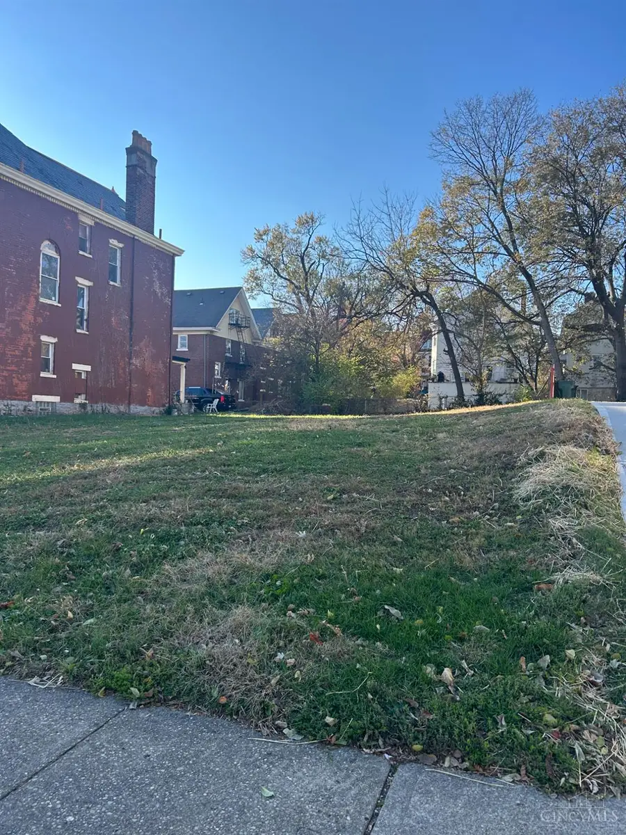 1007 Seton Avenue, Cincinnati, OH 45205 - Image #2