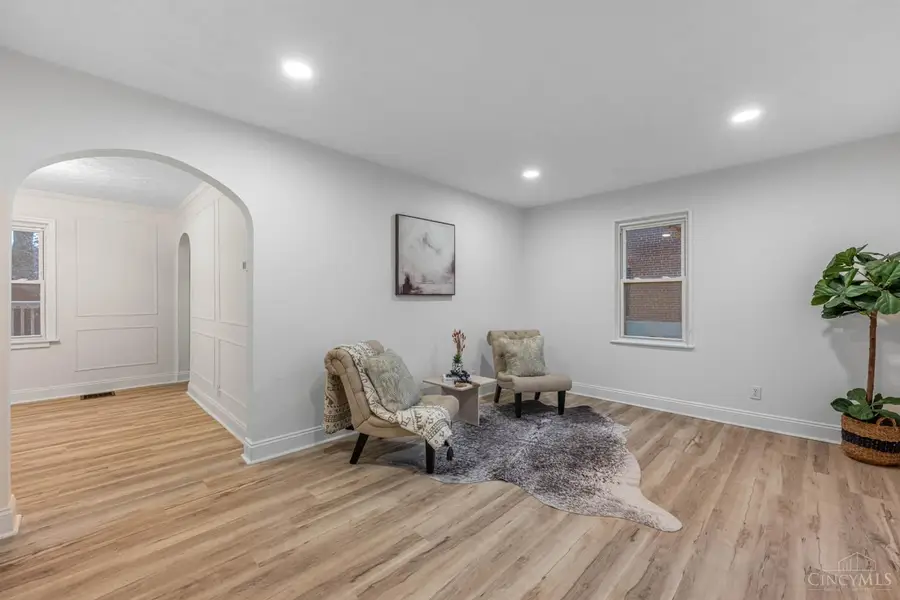 4104 Estermarie Drive, Sycamore Township, OH 45236 - Image #2