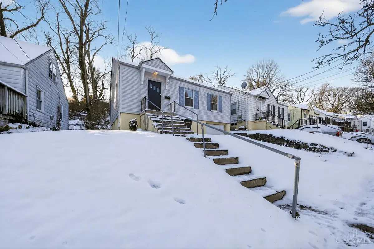 1782 Ashbrook Drive, Cincinnati, OH 45215 - Image #1