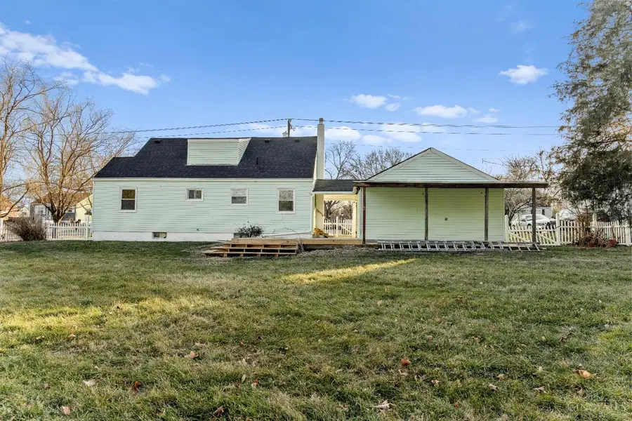 604 Smiley Avenue, Springdale, OH 45246 - #3