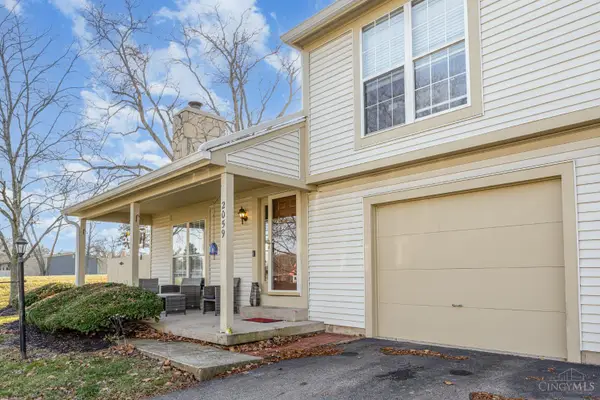 2059 Foxknoll Drive, Washington Twp, OH 45458