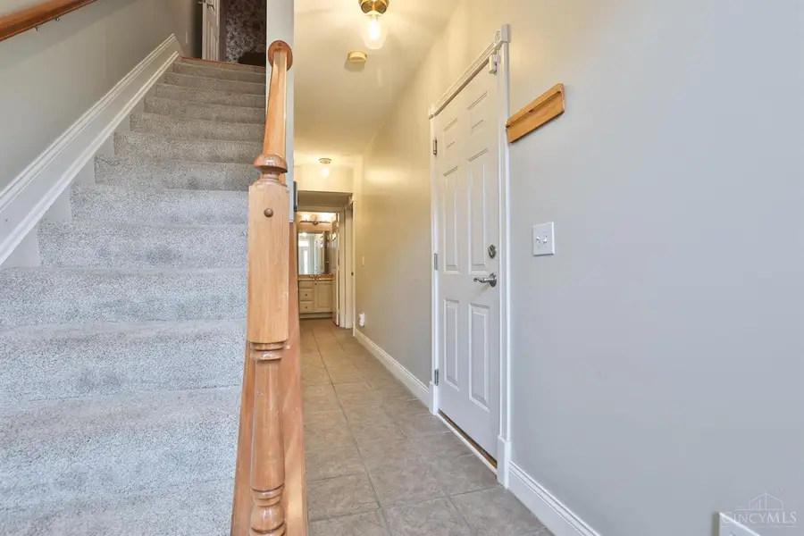 915 Sharkey Lane, Cincinnati, OH 45206 - #3