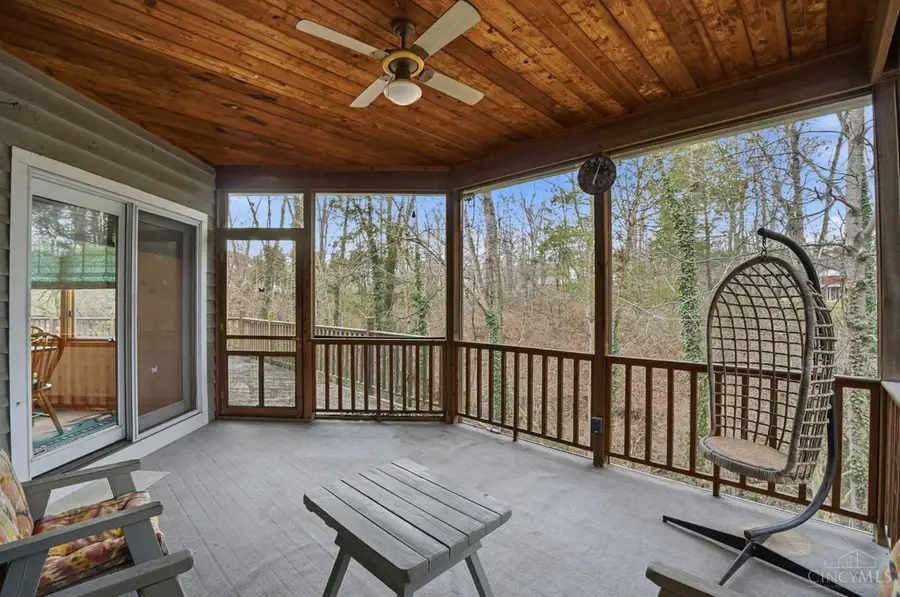 575 Miami Bluff Court, Miami Township, OH 45140 - Image #3