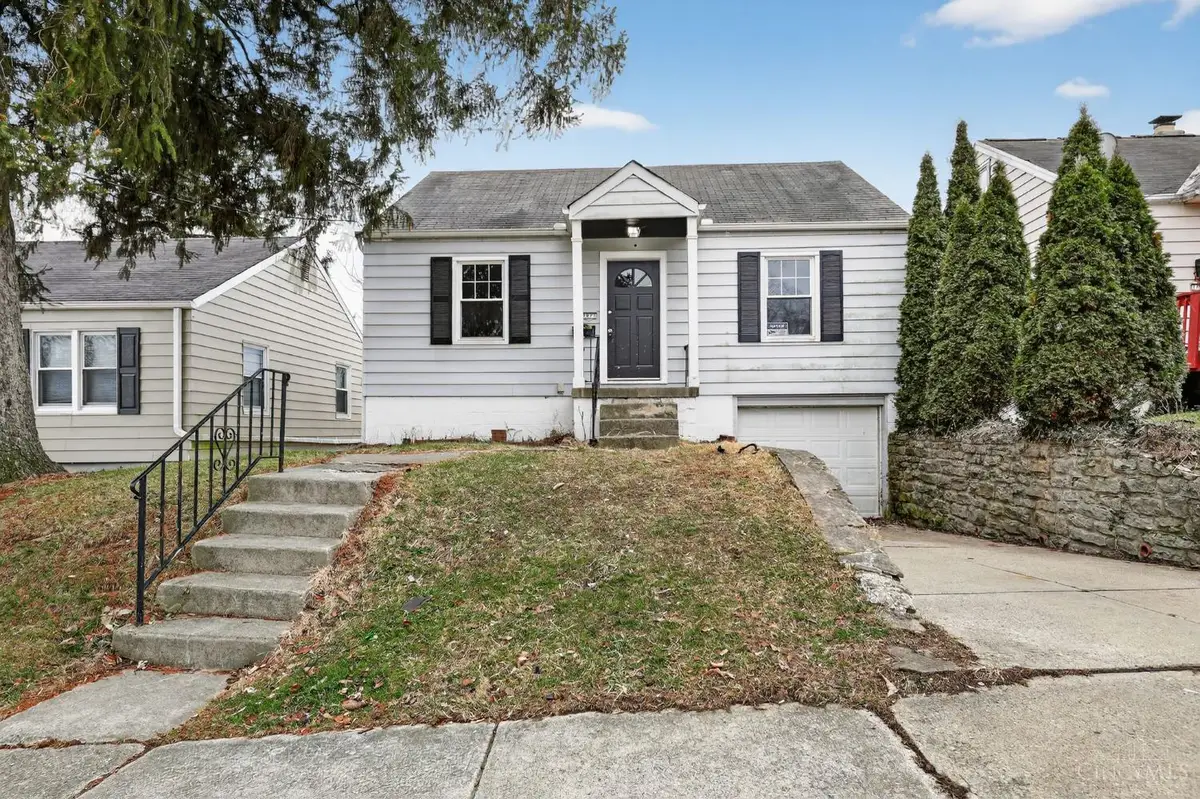 1877 Ashbrook Drive, Cincinnati, OH 45238 - Image #1