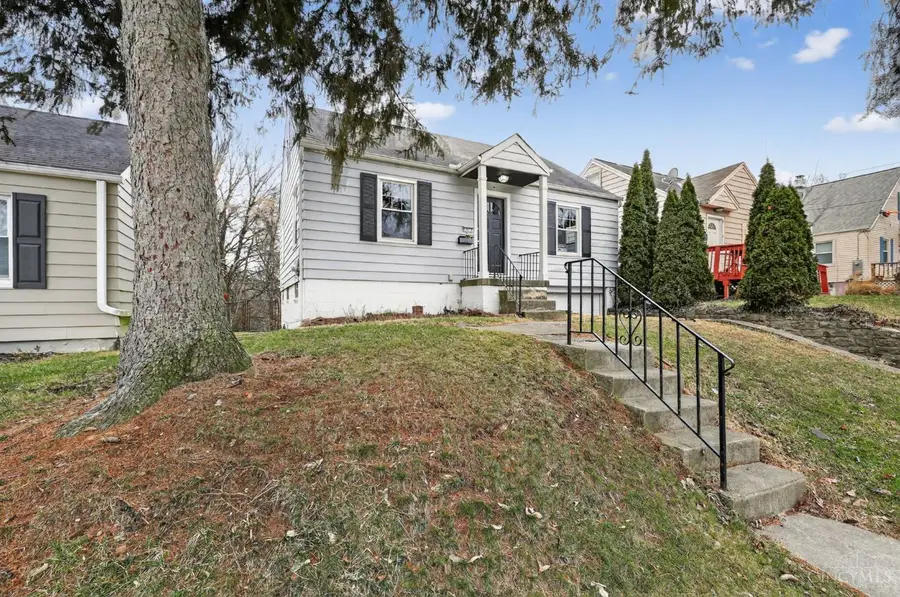 1877 Ashbrook Drive, Cincinnati, OH 45238 - Image #2