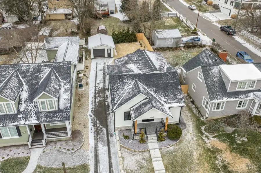 7025 Wallace Avenue, Madeira, OH 45243 - Image #2