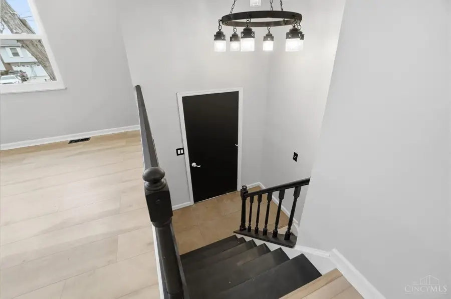 9925 Grasscreek Court, Cincinnati, OH 45231 - Image #3