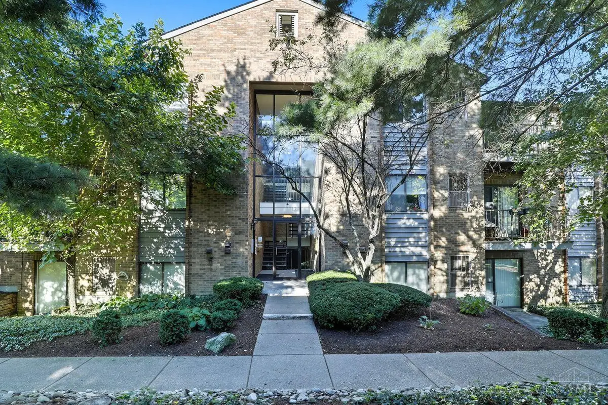 1544 W Galbraith Road #211, North College Hill, OH 45231 - Image #1