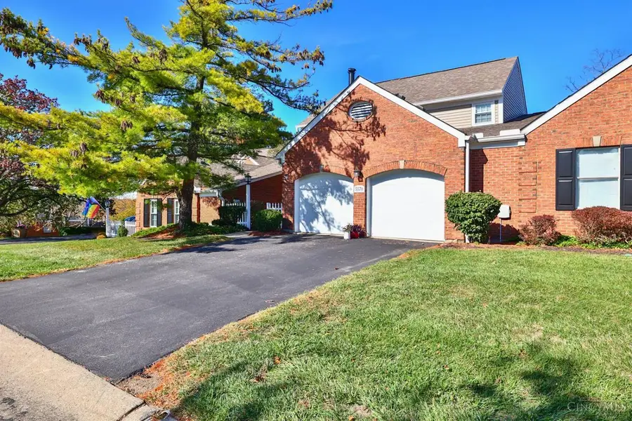 5570 Windridge Drive, Columbia Township, OH 45243 - Image #2