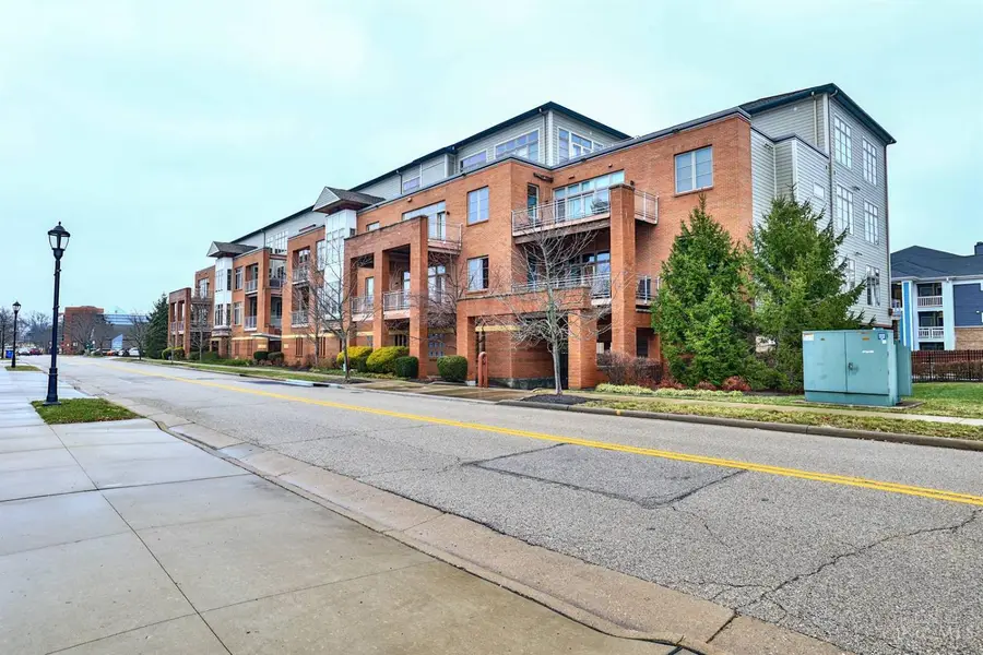 9348 Towne Square Avenue #19, Blue Ash, OH 45242 - Image #2