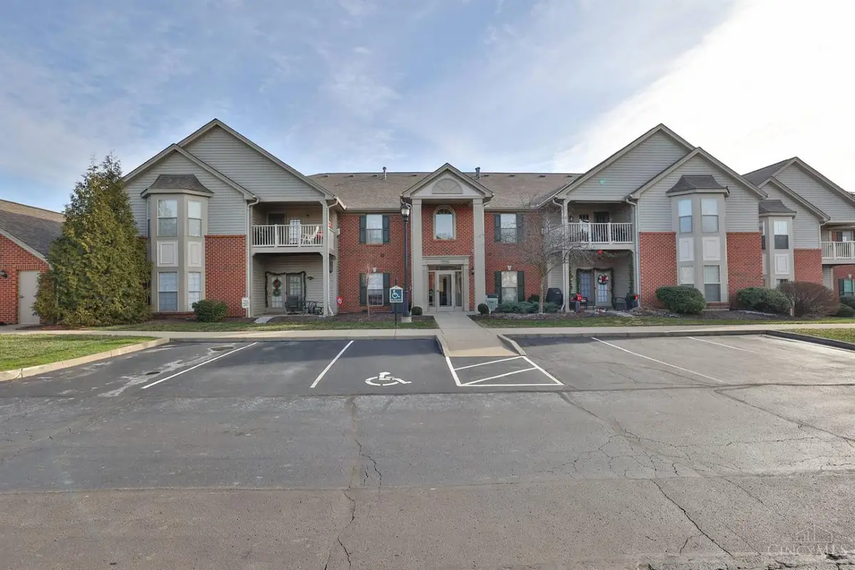8002 Pinnacle Point Drive #201, West Chester, OH 45069 - Image #1
