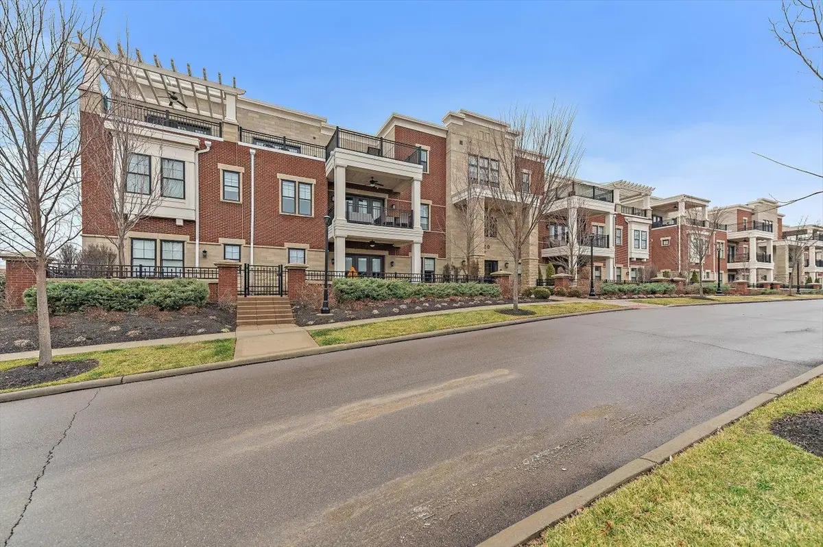 220 Vintage Club Drive #104, Montgomery, OH 45249 - Image #1