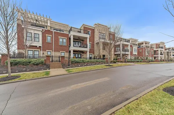 220 Vintage Club Drive #104, Montgomery, OH 45249