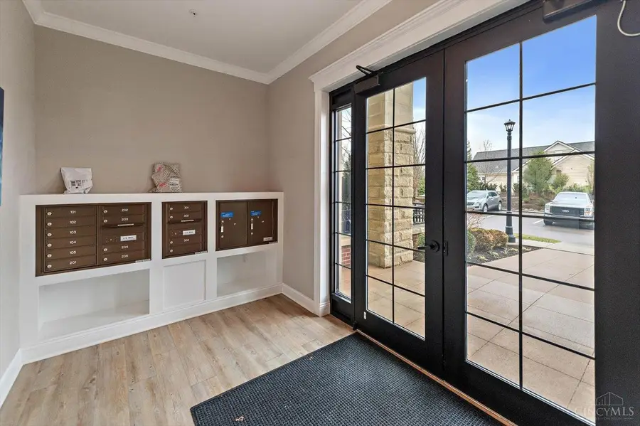 220 Vintage Club Drive #104, Montgomery, OH 45249 - Image #3