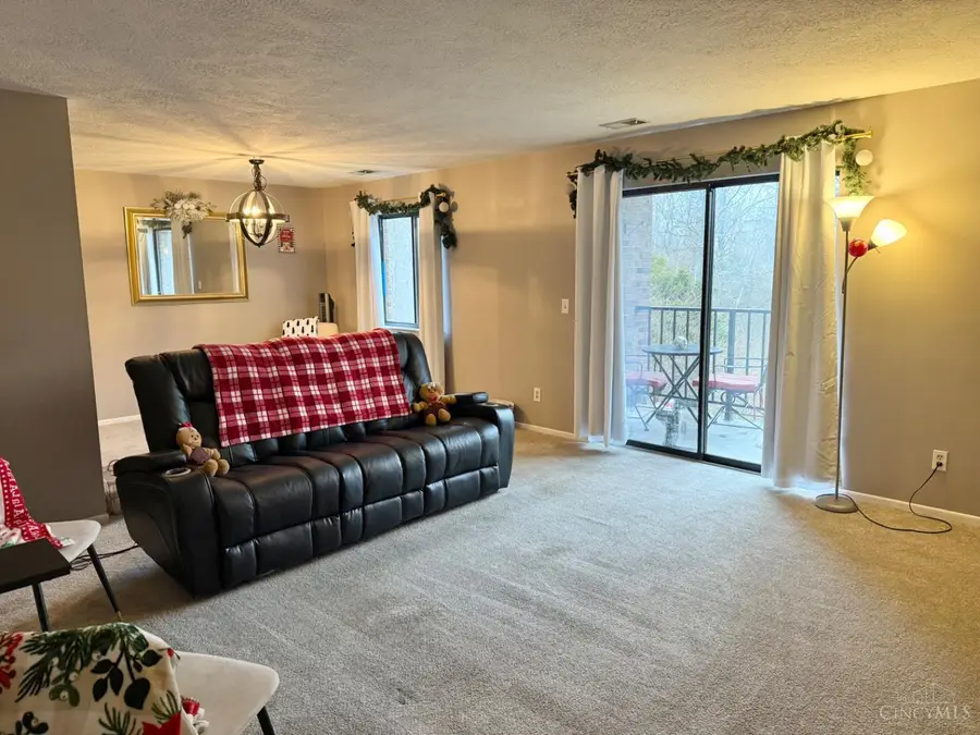 5442 Bluesky Drive #6, Green Township, OH 45247 - Image #2