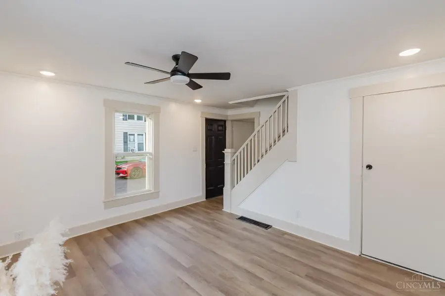 555 E Sycamore Street, Miamisburg, OH 45342 - #2