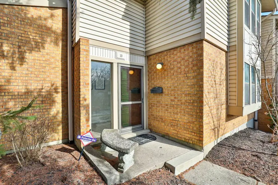 10 Woodside Court, Springdale, OH 45246 - Image #2