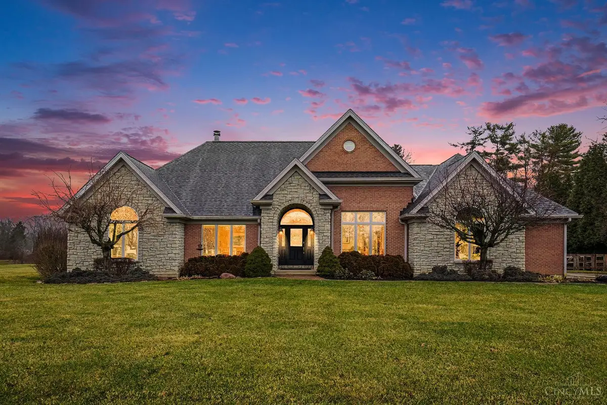 42 Shepherds Run Drive, Warren, OH 45140 - Image #1