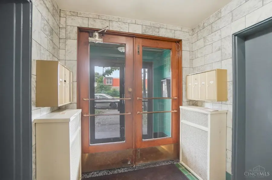 2210 Victory Parkway #102, Cincinnati, OH 45206 - Image #2