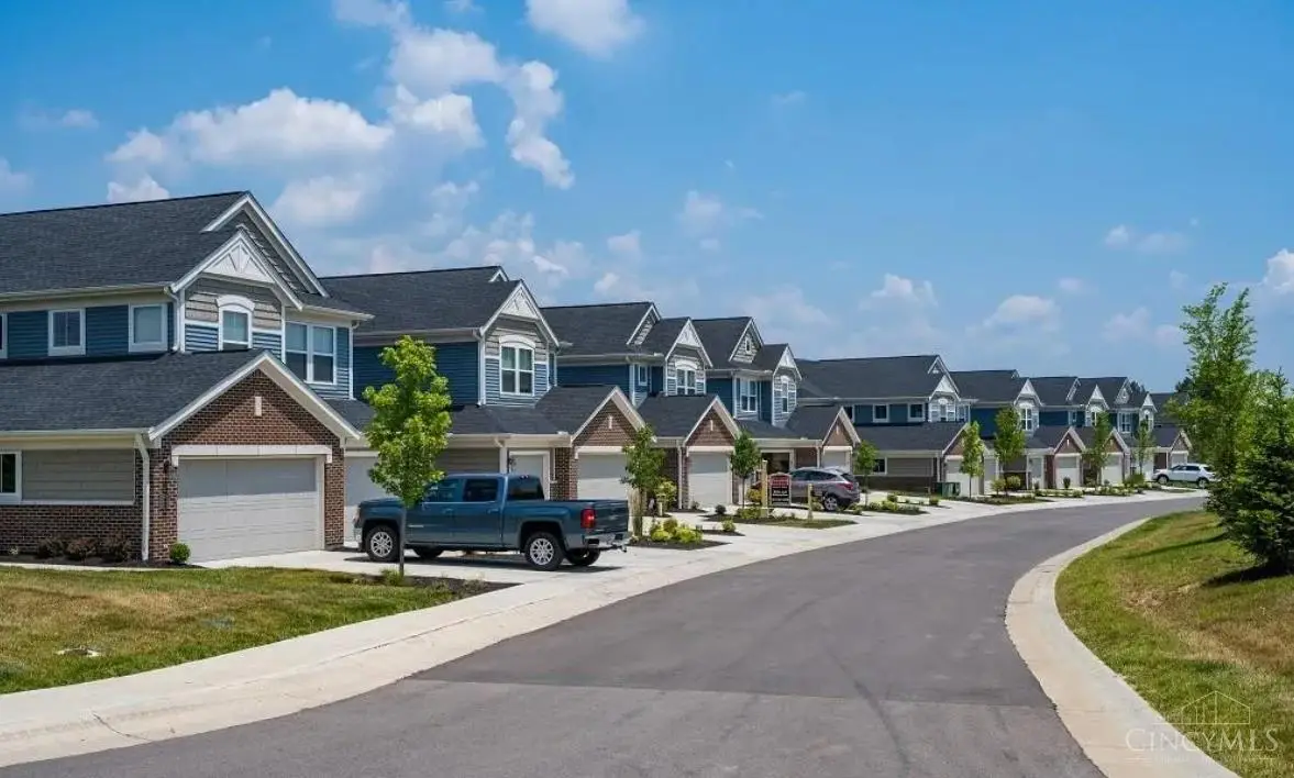 4377 Waters Edge Ln, Lebanon, OH 45036 - Image #1