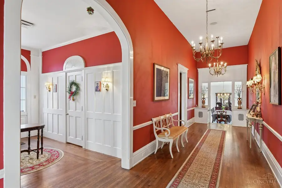 95 E Fountain Avenue, Glendale, OH 45246 - Image #2