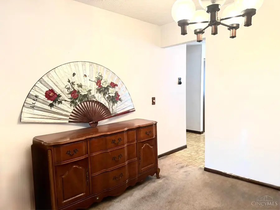 12107 Lakehaven Court, Springdale, OH 45246 - Image #3