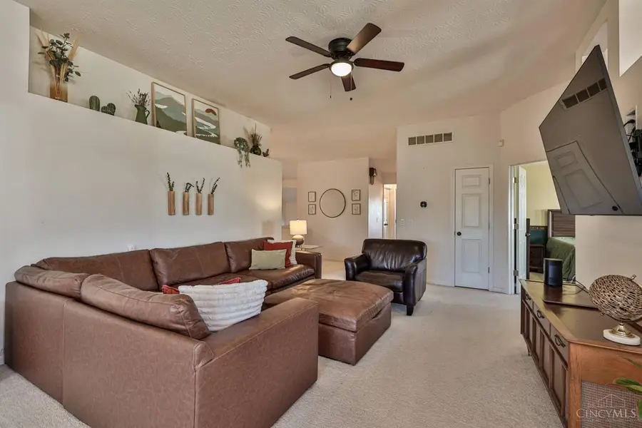 7812 Gapstow Bridge, Cincinnati, OH 45231 - Image #3