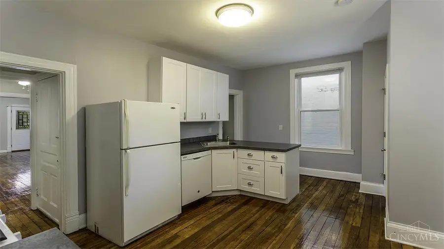 527 Riddle Road, Cincinnati, OH 45220 - Image #3