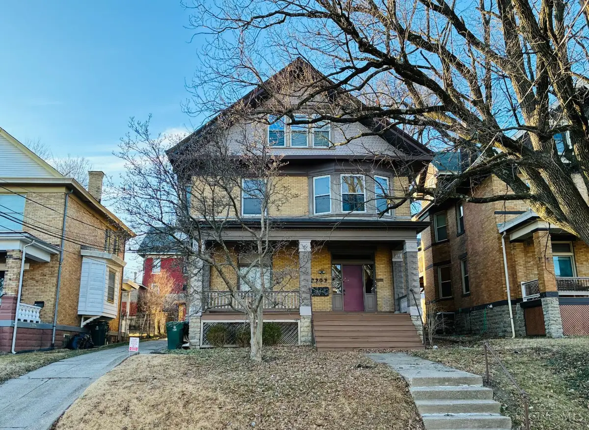 2207 Burnet Avenue, Cincinnati, OH 45219 - Image #1