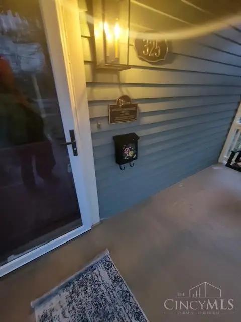 325 E Sharon Road, Glendale, OH 45246 - Image #2