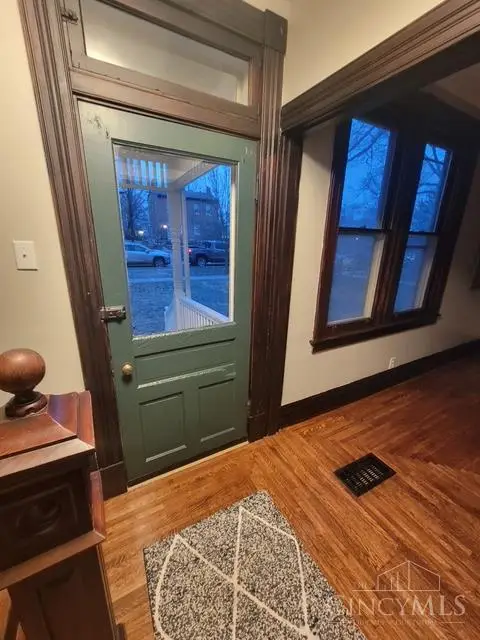 325 E Sharon Road, Glendale, OH 45246 - Image #3