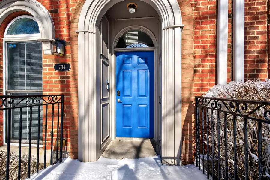 734 W Court, Cincinnati, OH 45203 - #3