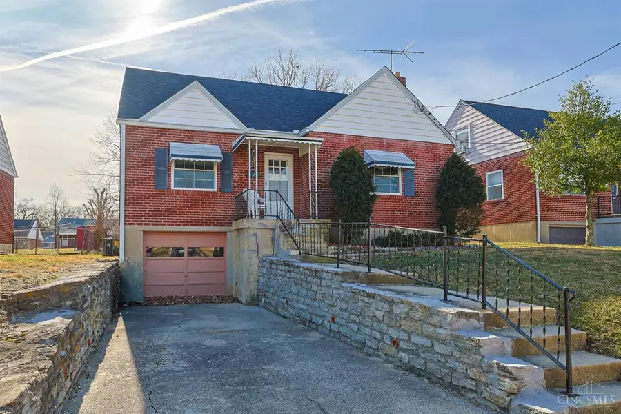 4425 Clifford Road, Deer Park, OH 45236 - #2