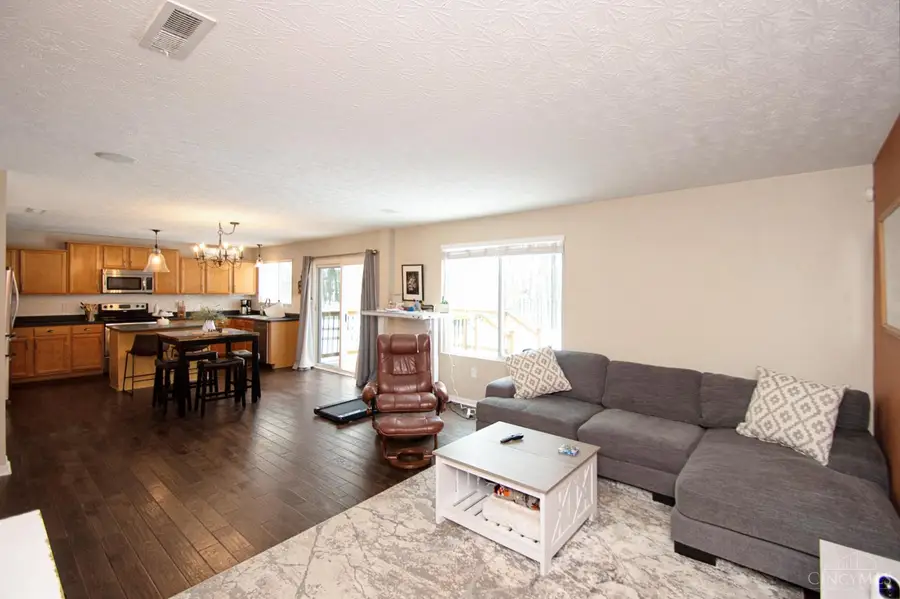 9 Woodside Park Drive, Amelia, OH 45102 - #3