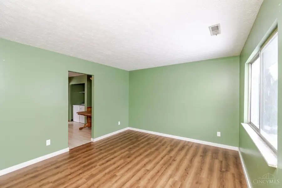 38 Lindway Drive, Fairborn, OH 45324 - #2