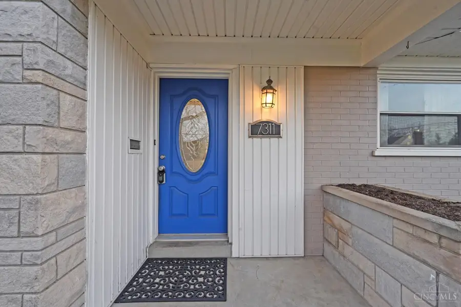 7311 Timberknoll Drive, Sycamore Township, OH 45242 - #3