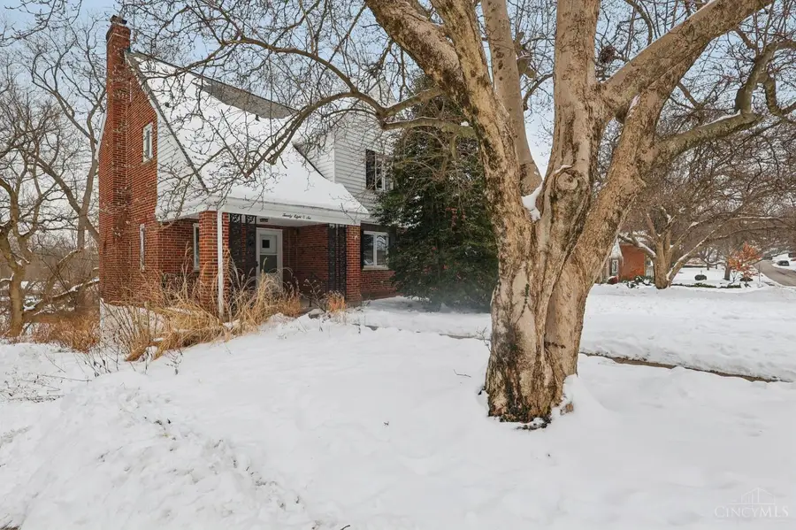 2806 Losantiridge, Ridgewood, OH 45213 - #2