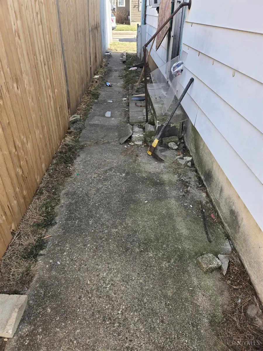 1555 S 12th Street, Hamilton, OH 45011 - #3