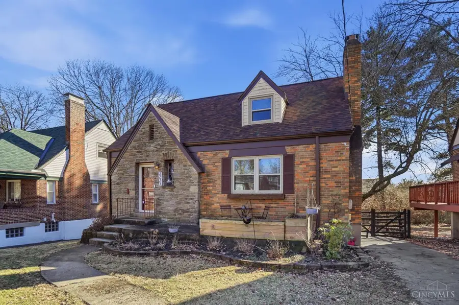 3223 Manning Avenue, Cincinnati, OH 45211 - #3