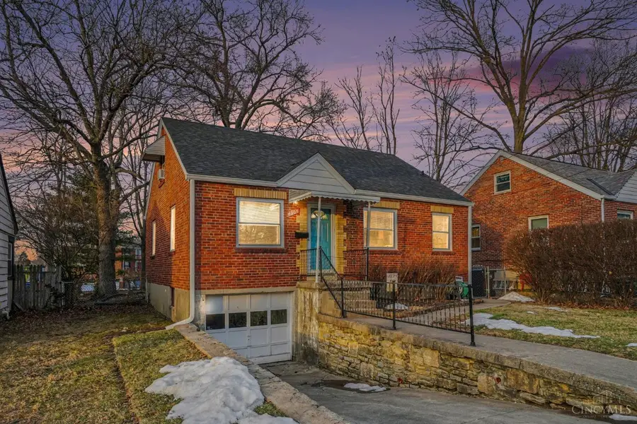 4304 Kugler Mill Road, Deer Park, OH 45236 - #2