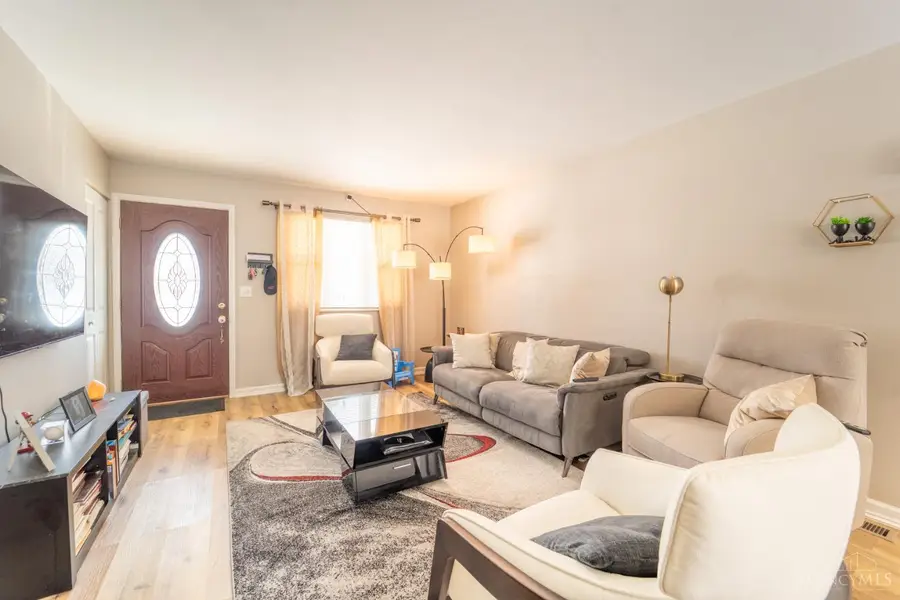 2617 Chesterhill Dr, Pleasant Run, OH 45231 - #3