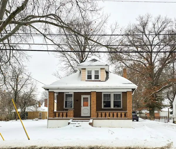 2048 W Galbraith Road, Cincinnati, OH 45239